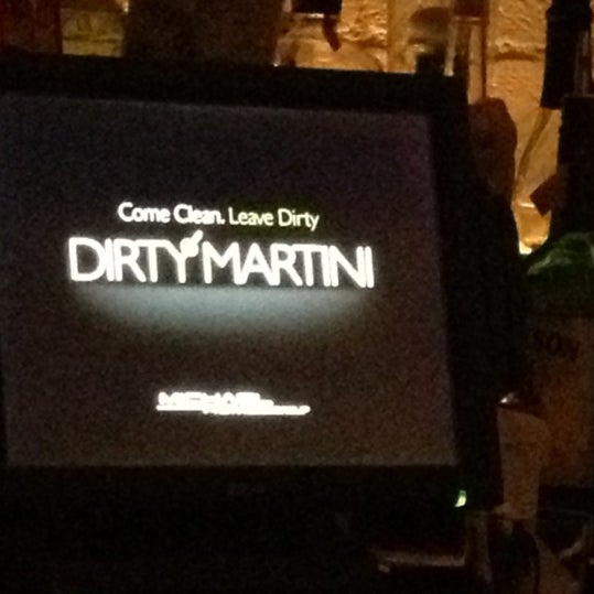 8/18/2012 tarihinde Jennifer T.ziyaretçi tarafından Dirty Martini'de çekilen fotoğraf