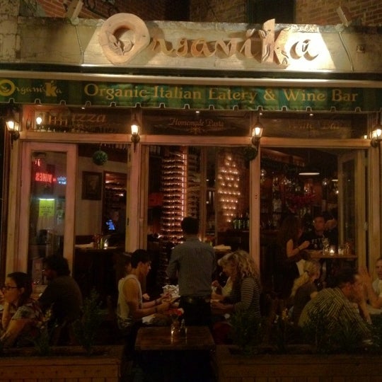 9/8/2012 tarihinde Jairo B.ziyaretçi tarafından Organika - Organic Bar &amp; Kitchen'de çekilen fotoğraf