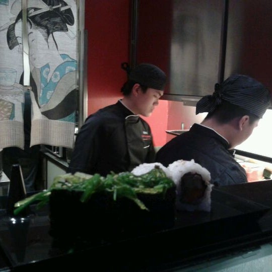 Foto tomada en Bento Sushi Restaurant  por Giuliana M. el 3/5/2012