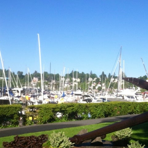 Foto tirada no(a) Seattle Yacht Club por Rod B. em 6/11/2012