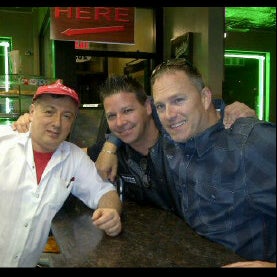 Foto tirada no(a) Lenny &amp; John&#39;s Pizza por STEVE******* em 8/30/2012
