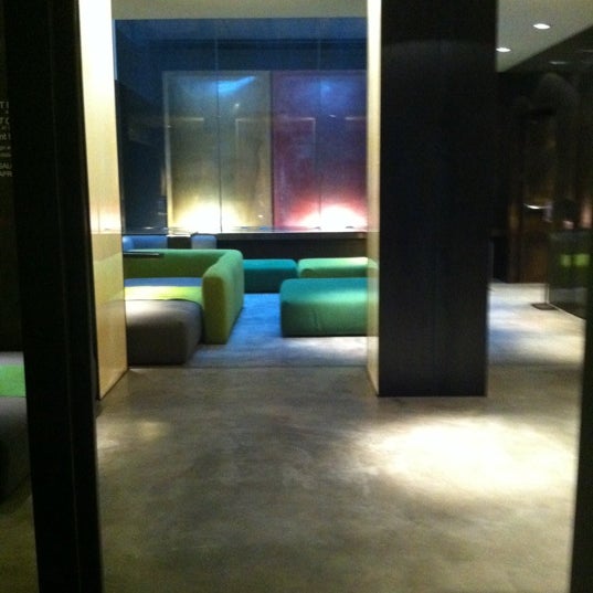 รูปภาพถ่ายที่ Straf Hotel โดย Andre S. เมื่อ 4/19/2012