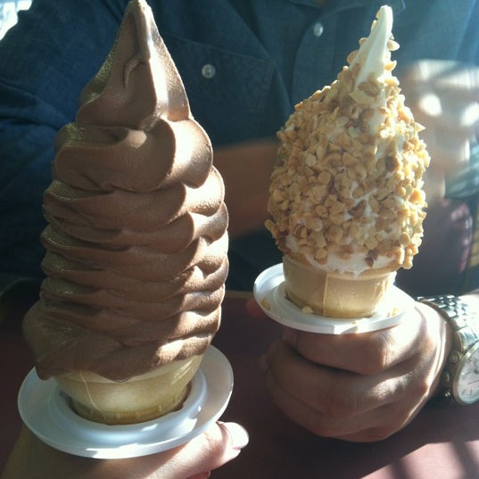 Photo taken at Mr. K&#39;s Soft Ice Cream &amp; Drive In by Manithda A. on 9/7/2012