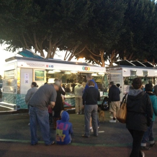 รูปภาพถ่ายที่ OC Fair Food Truck Fare โดย Foodie in Disguise (. เมื่อ 3/15/2012