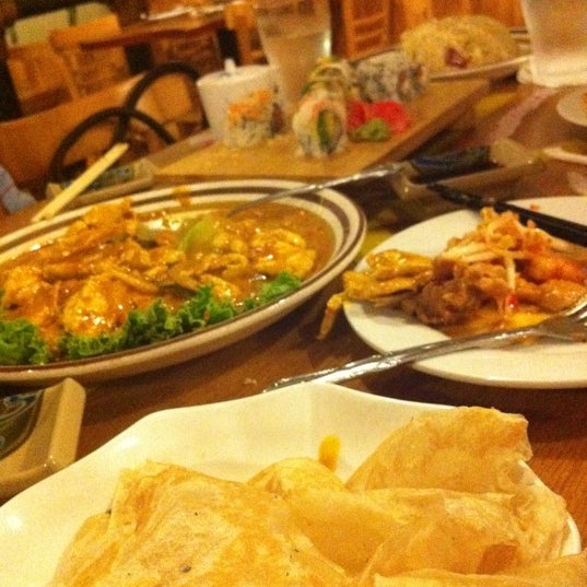 6/22/2012 tarihinde Tweeziyaretçi tarafından Banana Leaf Malaysian Cuisine'de çekilen fotoğraf