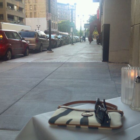 7/17/2012にDebra B.がMo&#39;s Steakhouseで撮った写真