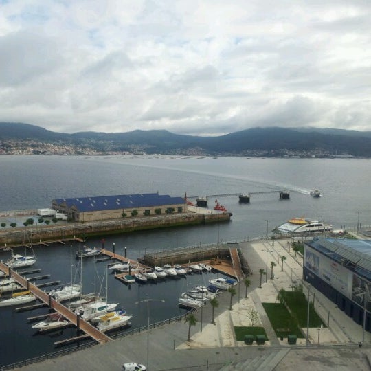 Das Foto wurde bei Hotel Bahia De Vigo von Dimitar T. am 6/16/2012 aufgenommen