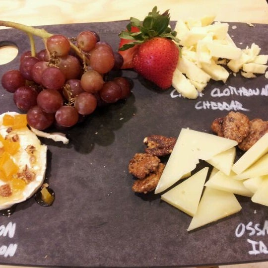 รูปภาพถ่ายที่ Cheese Culture โดย Elianna M. เมื่อ 7/7/2012