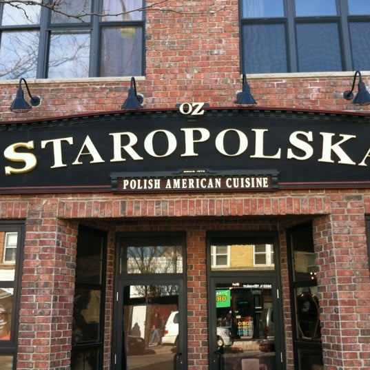 Foto tomada en Staropolska Restaurant  por Greg T. el 2/9/2012