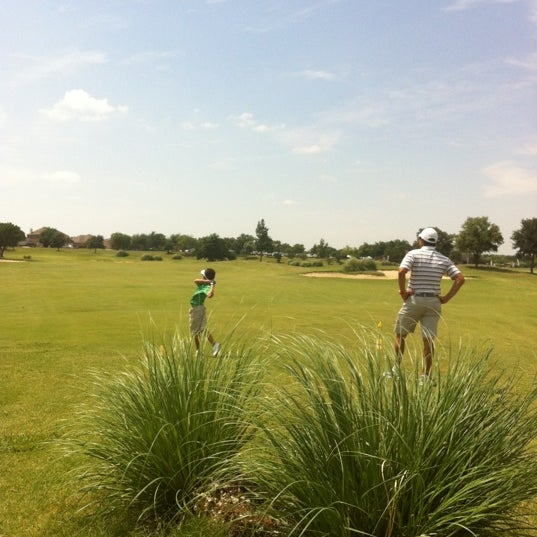 Photo prise au Woodbridge Golf Club par Tony L. le5/26/2012