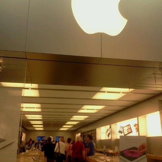 Photos at Apple Holyoke 17 tips from 1575 visitors