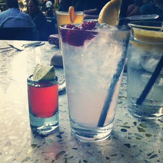 7/26/2012 tarihinde jess n.ziyaretçi tarafından Tequila Bar &amp; Grille'de çekilen fotoğraf