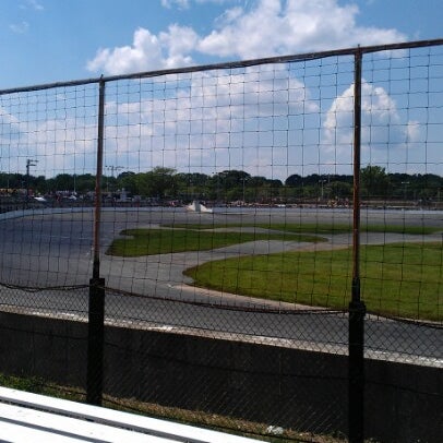 รูปภาพถ่ายที่ Seekonk Speedway โดย Chris A. เมื่อ 7/8/2012