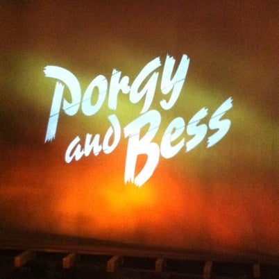 รูปภาพถ่ายที่ Porgy &amp; Bess on Broadway โดย Bradley T. เมื่อ 7/27/2012