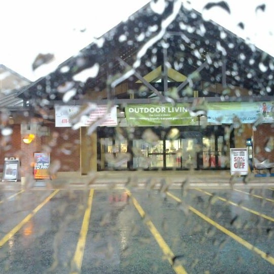 base exchange robins afb