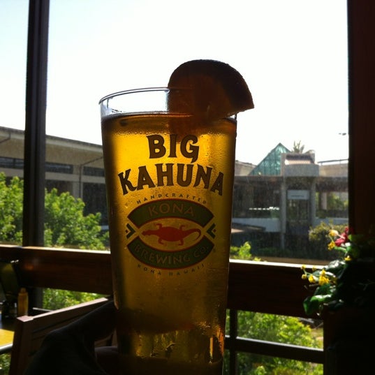 Photo taken at Kona Brewing Co. by カナエ ハ. on 7/30/2012