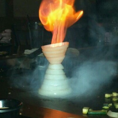Foto scattata a Genji Japanese Steakhouse - Reynoldsburg da Ruth Anne C. il 4/3/2012
