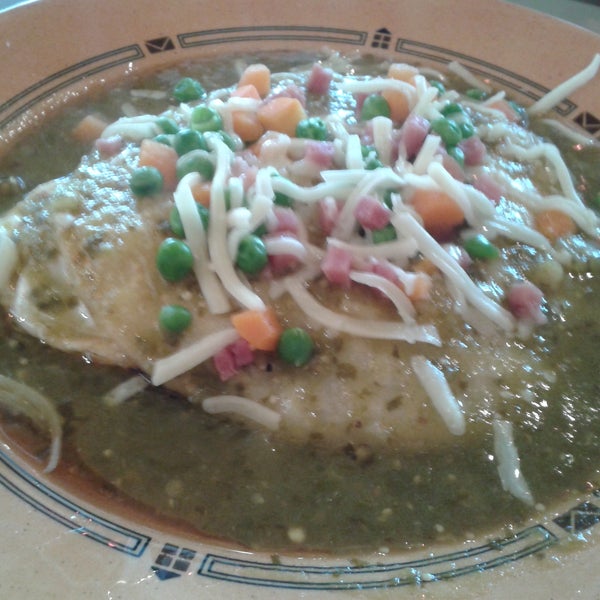 Everything is fresh here. I recommend the huevos monteleños with verde sauce!