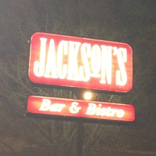 Foto tirada no(a) Jackson&#39;s Bar &amp; Bistro por Megan R. em 3/20/2012