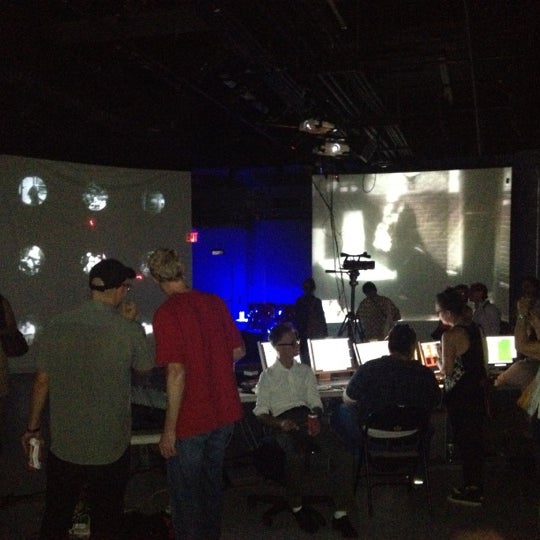 8/29/2012にMaxが3LD Art &amp; Technology Centerで撮った写真