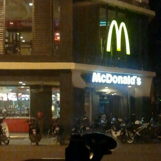 Mcdonald S Fast Food Restaurant In Dungun
