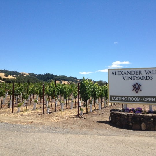 Foto tirada no(a) Alexander Valley Vineyards por Aaron F. em 6/24/2012
