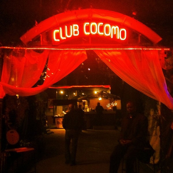 7/21/2012 tarihinde Mary B.ziyaretçi tarafından Cafe Cocomo'de çekilen fotoğraf