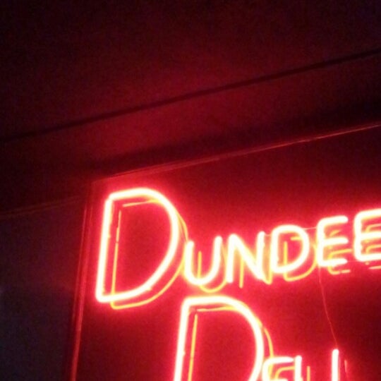 รูปภาพถ่ายที่ Dundee Dell โดย Bryan M. เมื่อ 8/11/2012