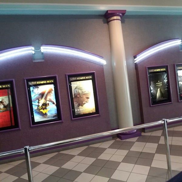 次での写真：Regal Naples 4DX & IMAX 15個のTips