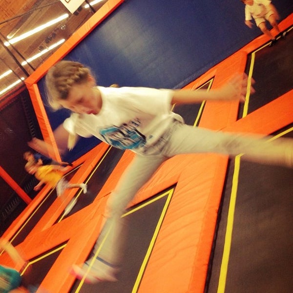 Photo taken at Big Air Trampoline Park by Shelby B. on 10/5/2013