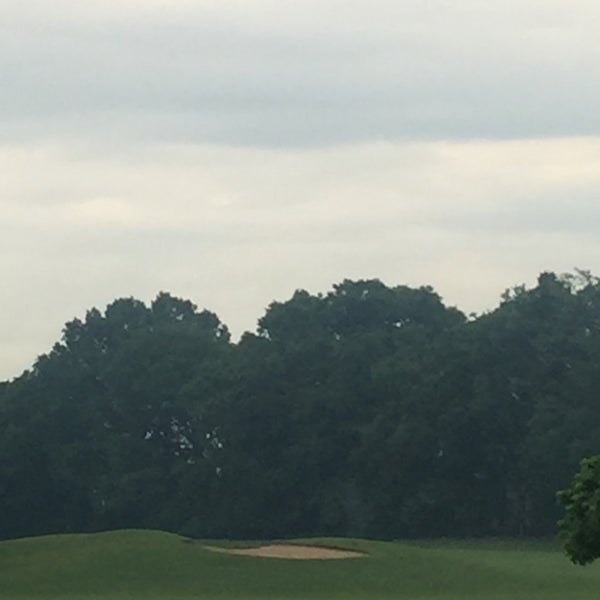 รูปภาพถ่ายที่ Hermitage Golf Course โดย Harvey เมื่อ 4/30/2016