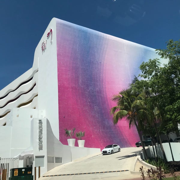 Foto diambil di Temptation Resort &amp; Spa Cancun oleh Carl W. J. pada 7/27/2018