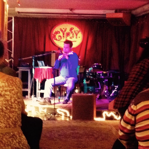 4/13/2015にNataly L.がGypsy Bar &amp; Grillで撮った写真