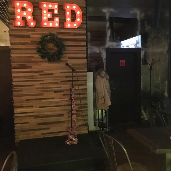 1/8/2016 tarihinde Tanya A.ziyaretçi tarafından Red Café'de çekilen fotoğraf