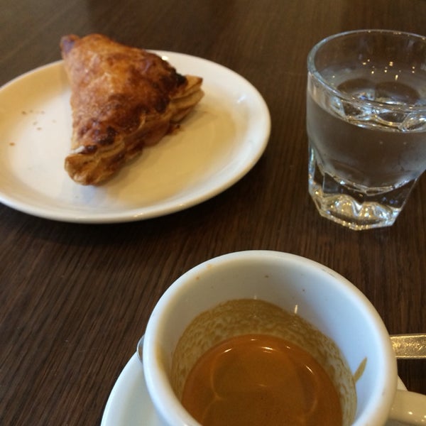 Pour-over, espresso, and bakeries are good here.