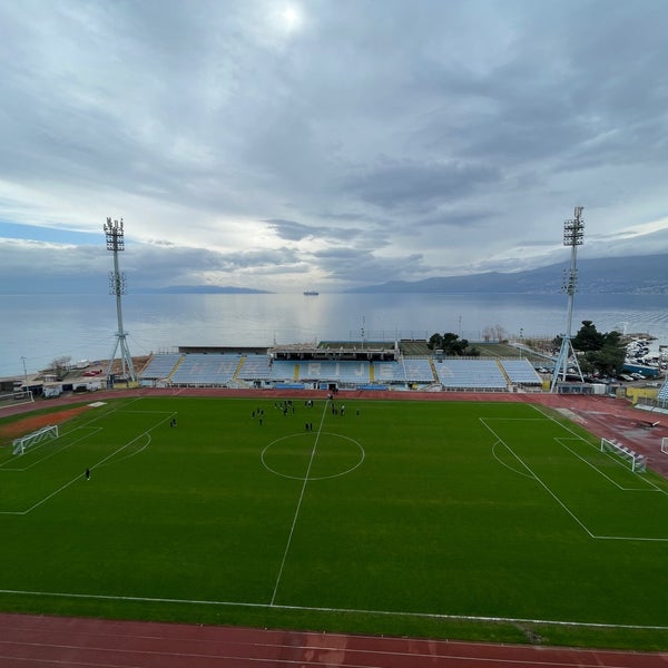 รูปภาพถ่ายที่ NK Rijeka - Stadion Kantrida โดย Valera S. เมื่อ 3/1/2024