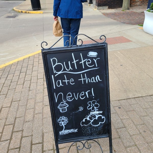 High Five Cakes Bakery & Teahouse Bakery in Chillicothe