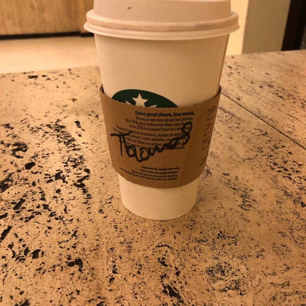 Foto diambil di Starbucks oleh Thomas K. pada 4/6/2018