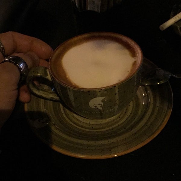 Foto diambil di Hector Louis Coffee oleh Oğuz Sualp A. pada 9/22/2019