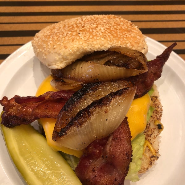 Das Foto wurde bei Bobby&#39;s Burger Palace von Gene H. am 2/10/2019 aufgenommen