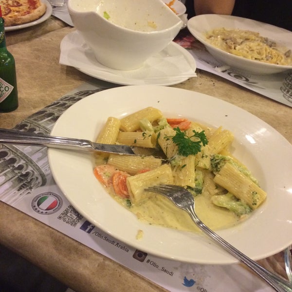Das Foto wurde bei Olio Italian Restaurant von Hasosi ♒. am 9/19/2015 aufgenommen