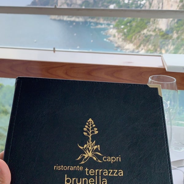 รูปภาพถ่ายที่ Ristorante Terrazza Brunella โดย Abdullah เมื่อ 9/26/2019