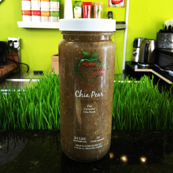 8/15/2015에 Elliott P.님이 Pure Raw Juice Organic Juice Bar &amp; Cafe에서 찍은 사진