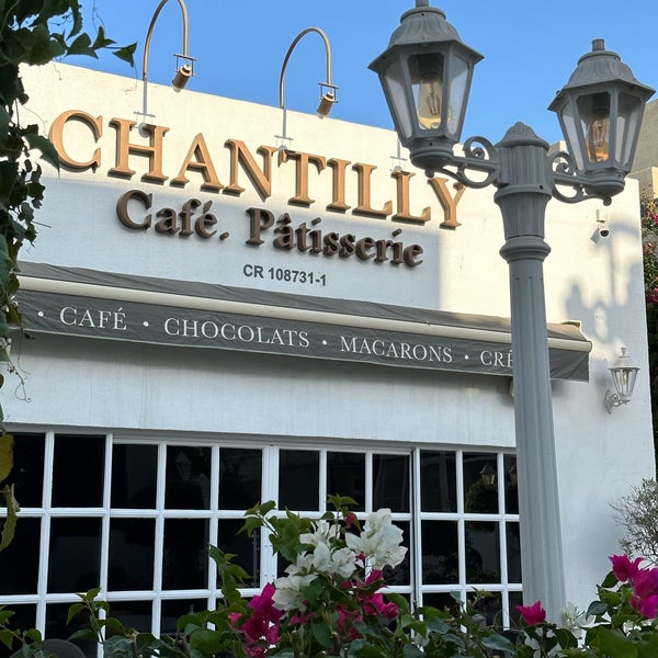 Photo prise au Café Chantilly par Aseel ♋. le10/6/2023
