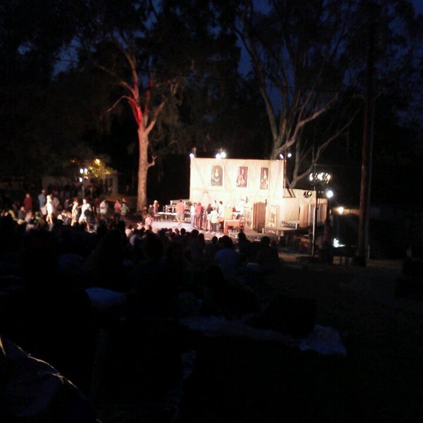 Foto tomada en Griffith Park Free Shakespeare Festival  por Lee A. el 7/1/2013