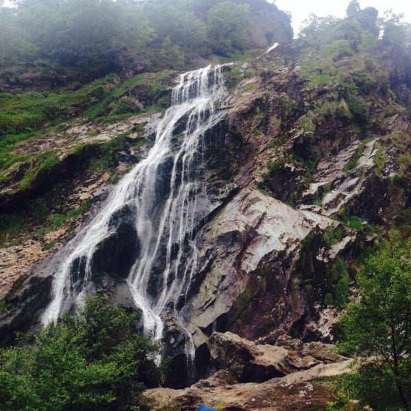 Foto scattata a Powerscourt Waterfall da Shereen Sabrina il 6/12/2015