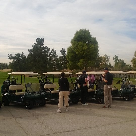 11/19/2013에 Henry T.님이 Desert Pines Golf Club and Driving Range에서 찍은 사진