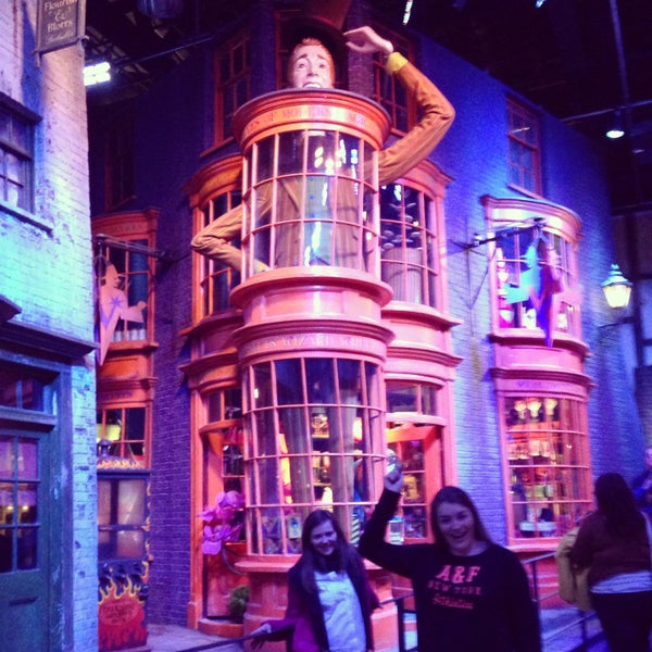 Photo taken at Warner Bros. Studio Tour London - The Making of Harry Potter by Margaux C. on 5/17/2013