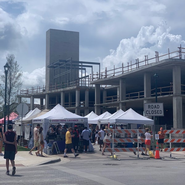 Das Foto wurde bei Mueller Farmers Market von N am 6/27/2021 aufgenommen