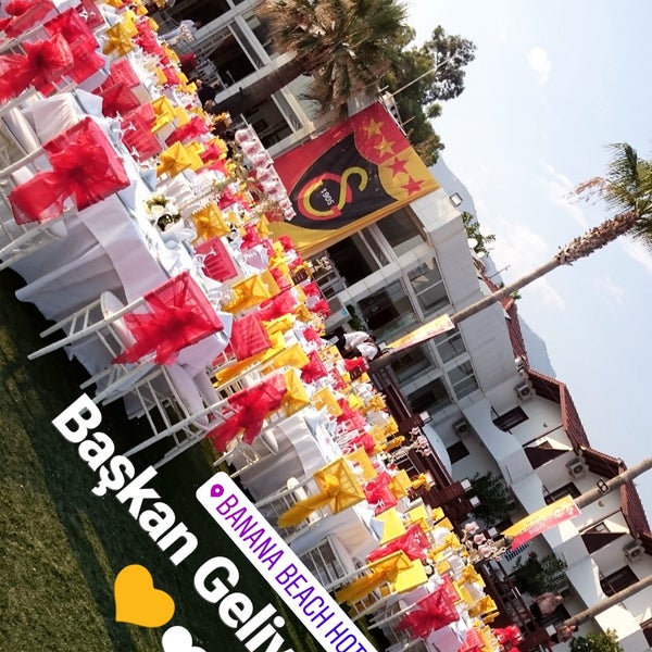 รูปภาพถ่ายที่ Banana Beach Club โดย Serhat Ö. เมื่อ 7/13/2018